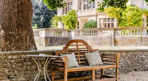 The Old Pool House, Stylish Large Studio in Private Country Estate with Air Con - Image 3