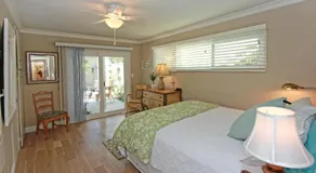1009 W Bay - Image 4