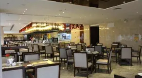 Golden Phoenix International Hotel - Image 4