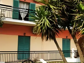 Maritsas Apartments - Image 3