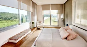 Two Rooms Hotel - Image 2