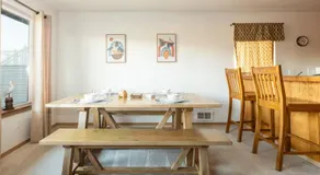 Cozy 2 bedroom condo walking distance from the beach - Image 5
