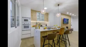 Picasso 2 Luxury - Image 5