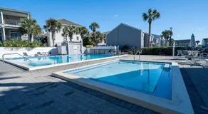 SOUTH BAY BY THE GULF- Private beach access, Community pool, Foosball - Image 2