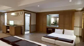 Alameda Suites Hotel - Image 5