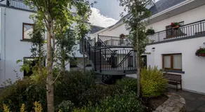 Donegan Court Aparthotel - Image 3