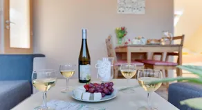 Jane's Charming Apartment - Image 4