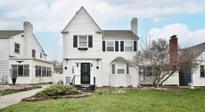 The Gabled House Near Downtown - Image 4