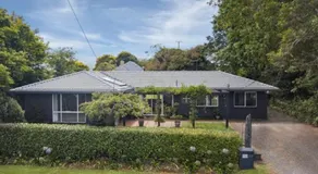 Stunning home with view - Image 3