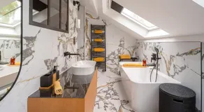 Maison en centre ville avec extérieur - Image 2