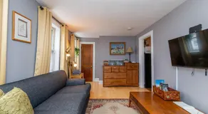 Perfectly Located Private Apartment - Image 2