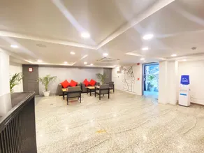 Qotel Comfort Golden Saffron Punjabi Bagh - Image 3