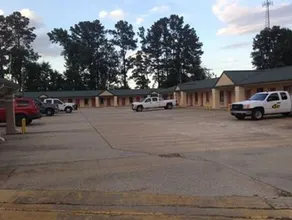 Liberty Inn - Collins - Image 4