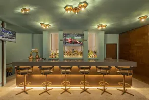 Four Season Colorado Hotel - Image 2