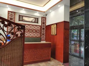 Shangri-La Hotel - Image 5