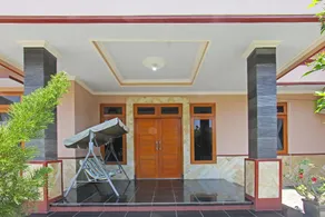 OYO 91777 Kemuning Guesthouse - Image 4