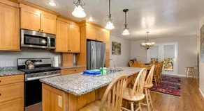 Terrific central location for ski resort access with private hot tub & fireplace - Image 3