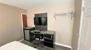 Shangri-La Motel - Image 3