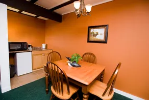 Whitneys Inn at Black Mountain - Image 5