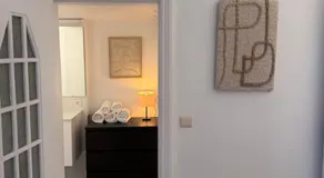 Modern 2-Bedroom Apartment for 4 Guests, In a Prime Location Close to the Train Station and the Historic Center of Ghent - Image 5