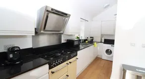5 Bed Spacious Family Home in Chingford - Image 5