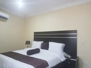 Brookville Hotel & Suites - Image 2