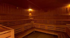 Apartment with Pool, Sauna & Gym - Image 5