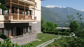Two Bedroom Apartment, parking ,pristine snow view - Image 2
