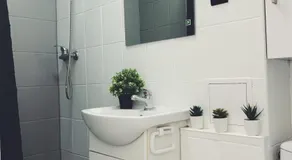 Rooms4Less - Image 2