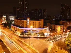 Leeden Hotel Chengdu - Image 3