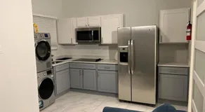 Luxury 1 Bedroom & Rooftop Pool unit #2 - Image 4