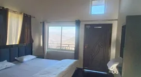 Happy Homestay and rooftop restaurant - Image 5