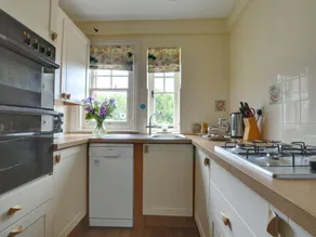 Quaint Cottage in Crowborough with Graden - Image 4