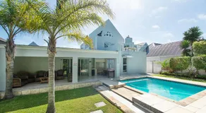 Millard Crescent Guest House - Image 2