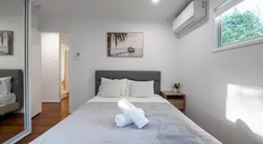3BR15BA House w Parking Close to Eastwood Beach M8 - Image 2