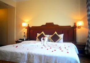 Central Hotel - Image 2