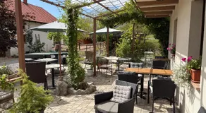 Lipizzaner Lodge Guest House - Image 2