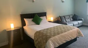 Orchard View Motel - Image 2