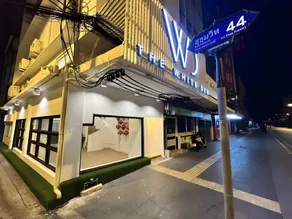 The White Den Sukhumvit 44 - Image 4