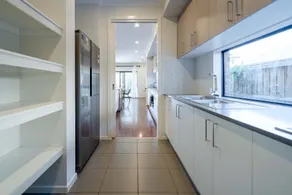 Lux Clyde North Super Spacious Retreat - Image 5