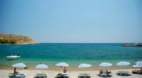 Stylish Haraki Beachfront Suite with Patio - Image 5