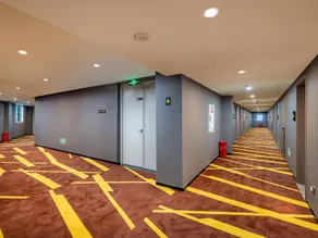 IU hotel Chongqing Xiushan railway station - Image 5