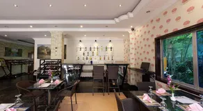 Parklane Hotel - Image 2