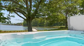 Waterfront Estate w Hot Tub, Dock & Kayaks - Image 4