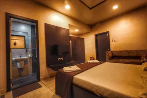 Hotel Kiran Miraj - Image 2
