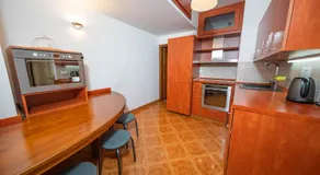6 Bob's Apartments - 3 bedrooms, King size beds - Image 2