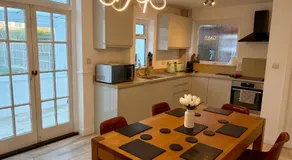 City Centre, En-Suite, 3 Doubles 1 Single, 2 Car Parking - Image 5
