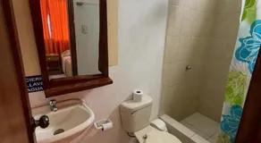 Hostal Montecarlos - Image 2
