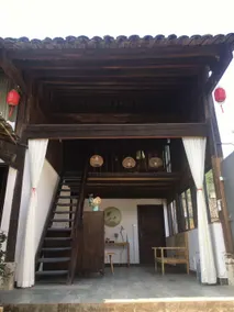 伴宅民宿，烟雨山水田园桂北生活，芦笛岩边，桃花江畔，百年老木屋三房大院山景房 - Image 5