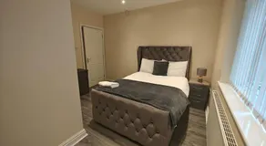 Stunning 5-bed House near NEC & BHX - Image 2